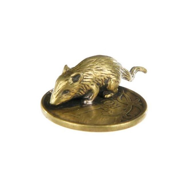 Poșetă amuleta șoarece cu o monedă pentru noroc în chestiuni bani